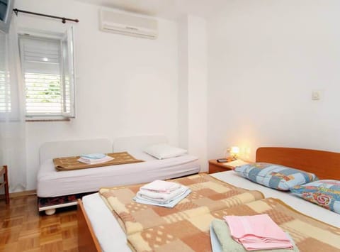 Apartment (One Bedroom Apartment with Terrace 4) | 6 bedrooms, free WiFi
