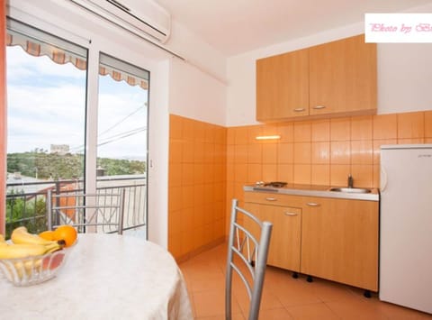 Apartment (One Bedroom Apartment with Balcony 3) | Private kitchen | Fridge
