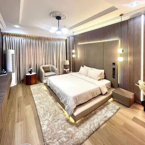 Economy Room, Balcony, City View | Desk, laptop workspace, iron/ironing board, free WiFi