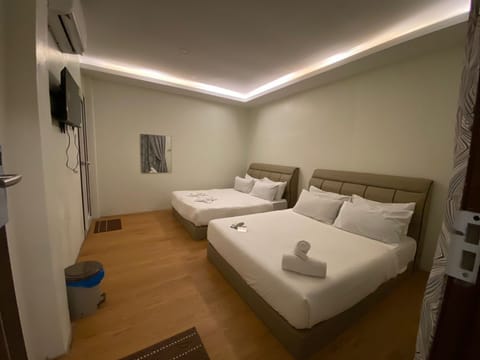 Double Room | Iron/ironing board, free WiFi