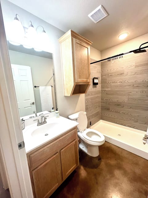 Primary "En-suite" bathroom
