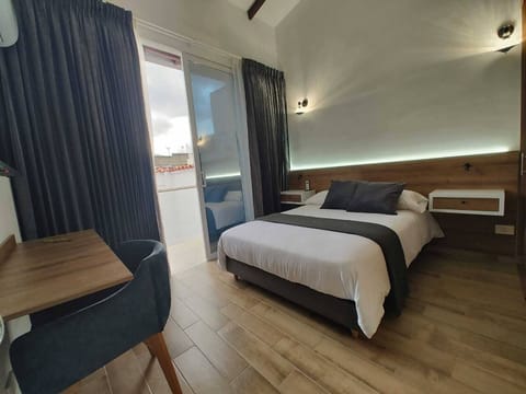 Deluxe Double Room, Private Bathroom | Blackout drapes, free WiFi