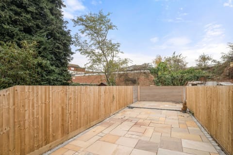 Luxury House, Private Bathroom | Garden