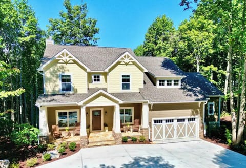 Arcadia Falls Retreat