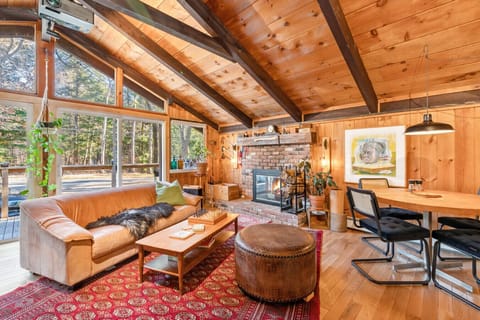 A welcoming living room, designed for relaxation and cozy moments.