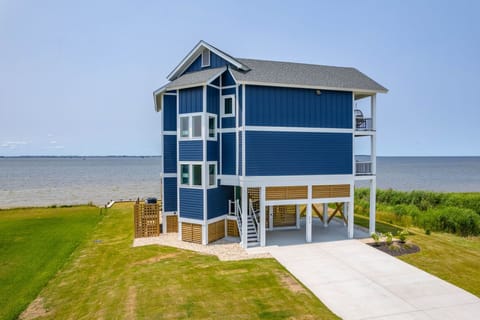 NH599: Nags Head 599 | Front Exterior