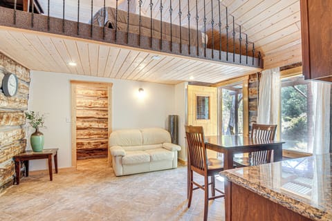 House (1 Bedroom) | Interior