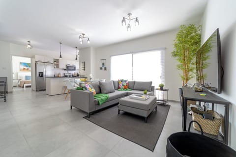 Modern and cozy living area. 