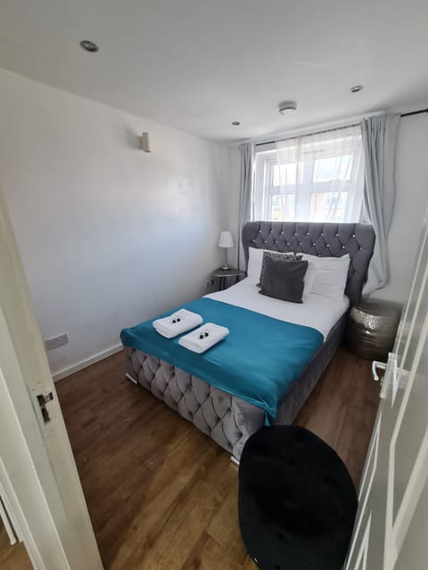 2 bedrooms, blackout drapes, iron/ironing board, free WiFi