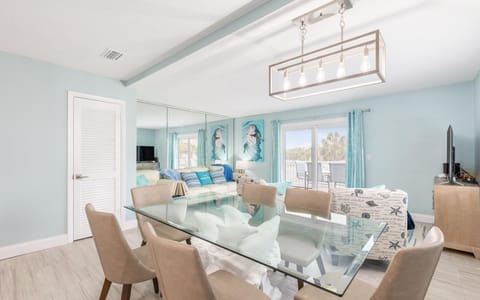 House, Multiple Beds (Blue Dolphin) | Living area | TV
