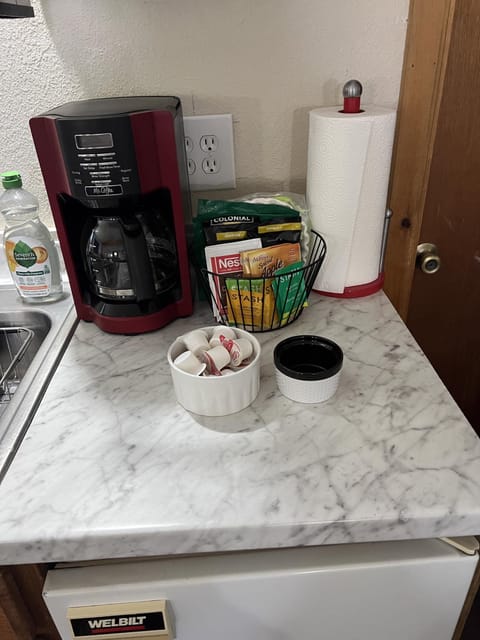 Paradise on lake superior double queen studio room coffee station