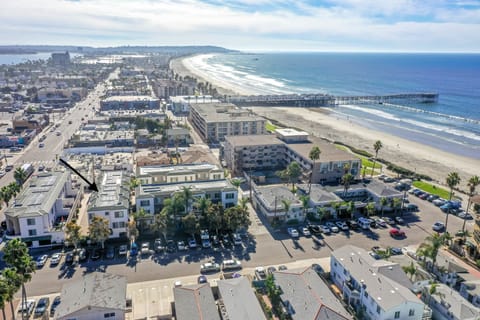 Just Beachy is 1 minute from the beach & boardwalk!