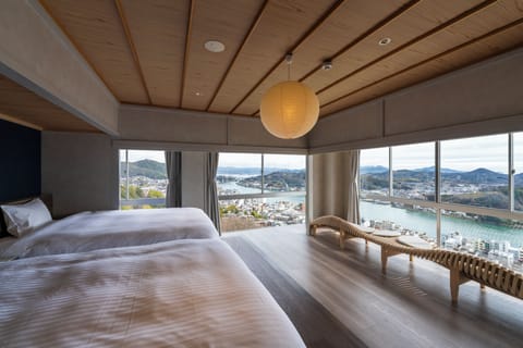 Suite | WiFi (free), bed sheets