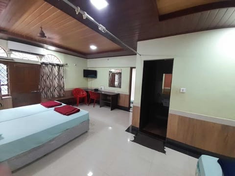 Family Room | Free WiFi