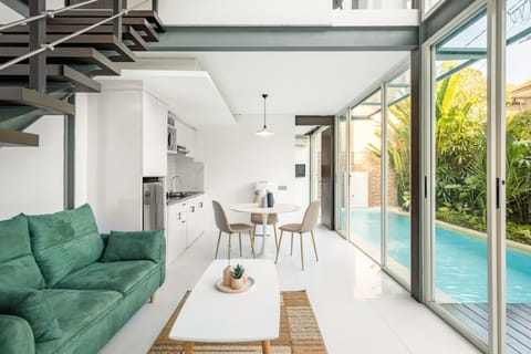 Basic Villa, Pool View | Living area
