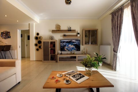 Family Apartment | Living room | Smart TV