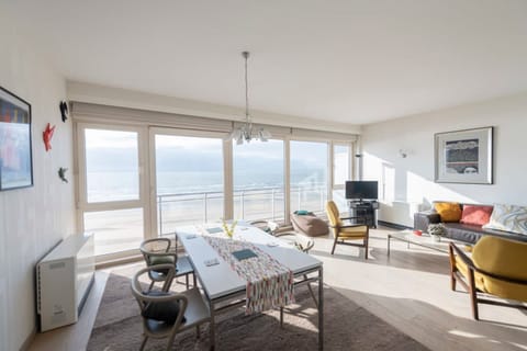 House | 2 bedrooms, desk, Internet