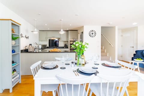 Ground floor: Dining area with kitchen