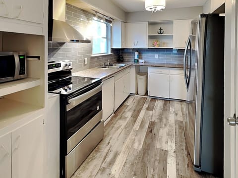 Main Building - Ground Level, Full Size Kitchen