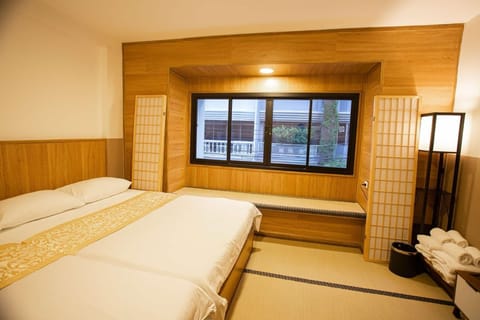 Signature Quadruple Room | Free WiFi