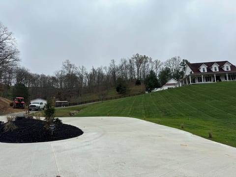Drive way into farm and vrbo