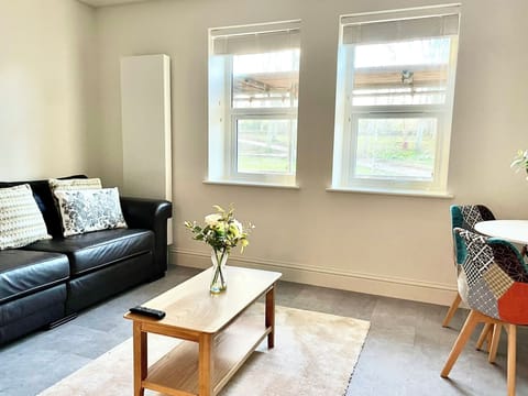 c01db915-2f33-4d50-a7b6-9022a1338a20