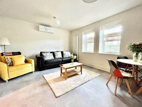 7fadca6a-a0d3-407e-94cf-d00c06cd4e33