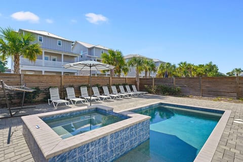 Northender - Frangista Beach - Back Patio & Private Pool