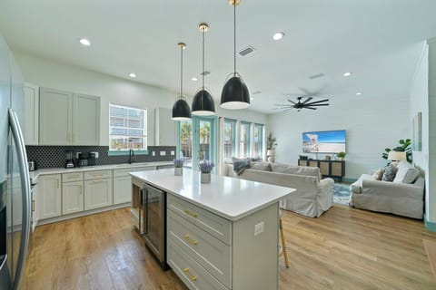 Northender - Frangista Beach - Living Room & Kitchen