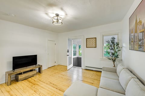 Apartment (2 Bedrooms) | Front of property