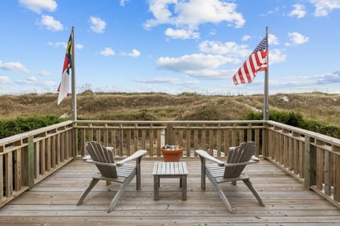 House, 5 Bedrooms | Property grounds
