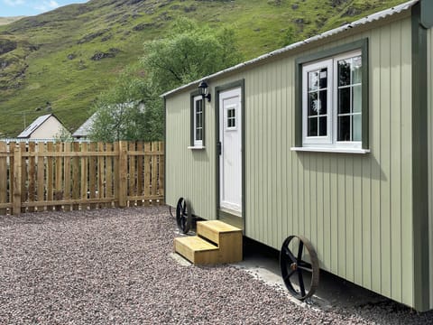Exterior | Shepherds Cabin - Shepherds Holidays, Kilmallieu