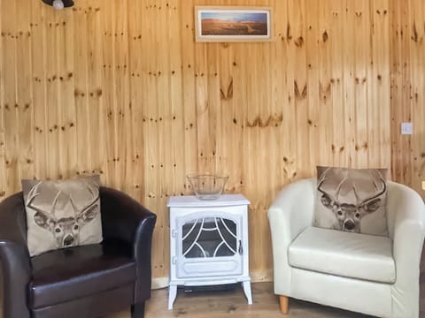 Living area | Shepherds Cabin - Shepherds Holidays, Kilmallieu