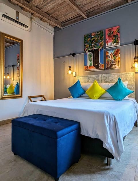 Classic Double Room | In-room safe, blackout drapes, free WiFi