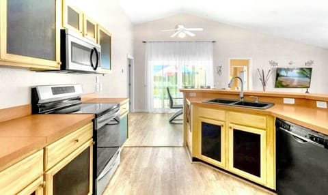 Fully equipped kitchen 