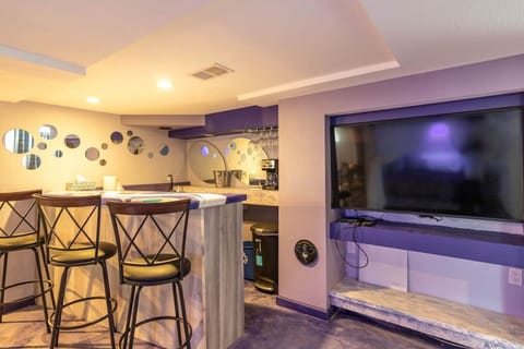 Finished basement with wet bar, smoking room & bath
