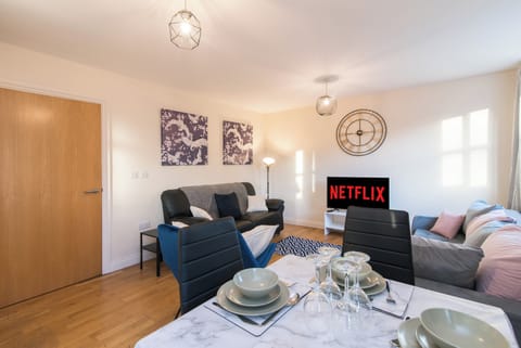 Apartment | Living area | TV