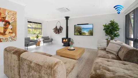 Kabina 98 | Lounge Room | Fireplace