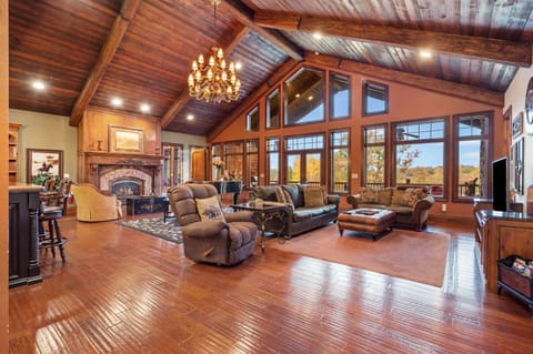 Options for relaxation & enjoying time together abound in the great room
