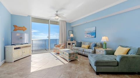 Beautiful , spacious living room area