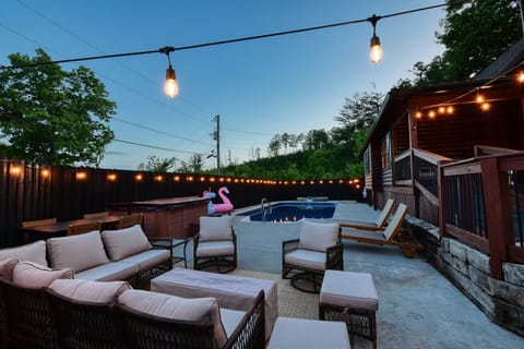 Splash and play in your own heated pool (seasonal)