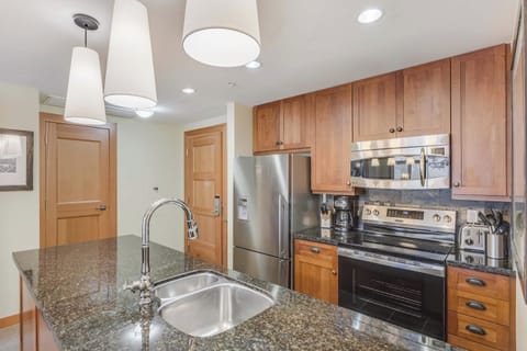 07_84_CARRIAGE_WAY_CP3205007