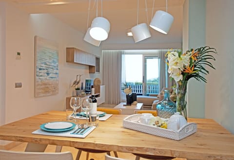 Apartment | Dining