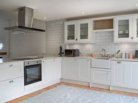 Kitchen | The Parade - Rowan Properties, Bridlington