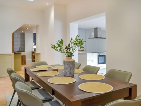 Dining Area | The Parade - Rowan Properties, Bridlington