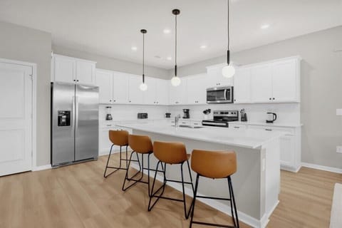 16024 Sandy Cliffs Drive (8).jpg