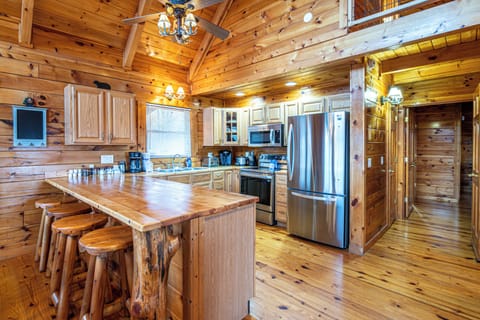 Kitchen with barstool seating for 4