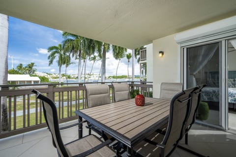You're only steps from the ocean in this beachside condo