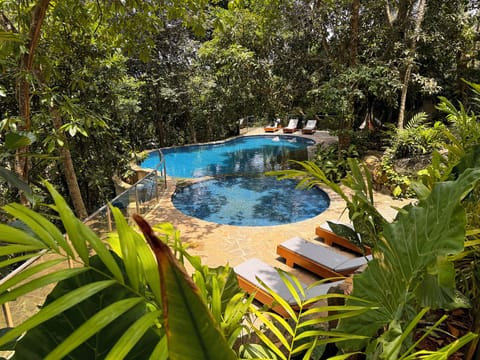 2 outdoor pools