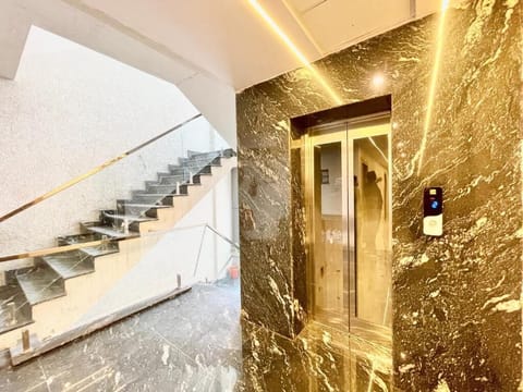 Elevator